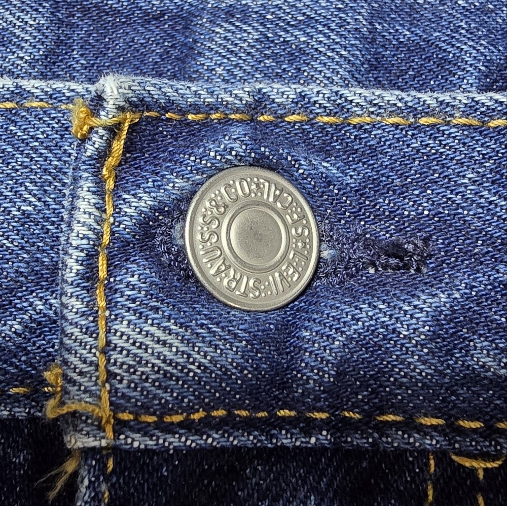 EUC Big & Tall Levi's 505 regular fit blue jeans 50x29 - Picture 4 of 11